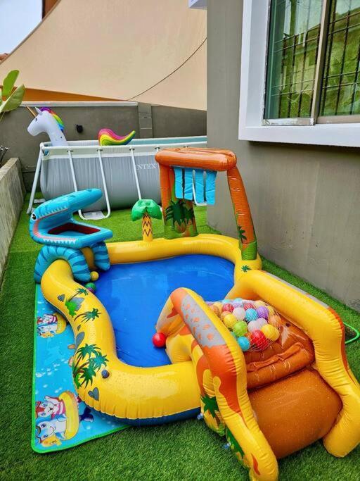 Cozy Holiday Home Karaoke Bbq Bukit Indah Jb Τζόχορ Μπάχρου Εξωτερικό φωτογραφία